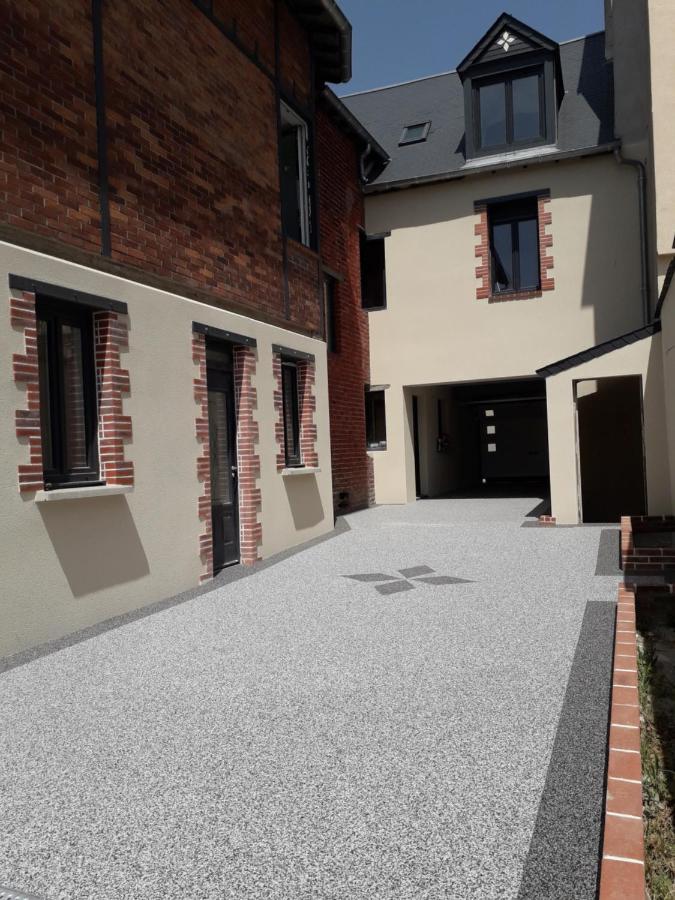 Charmes En Ville Le Charme Atypique Montluçon Exteriör bild